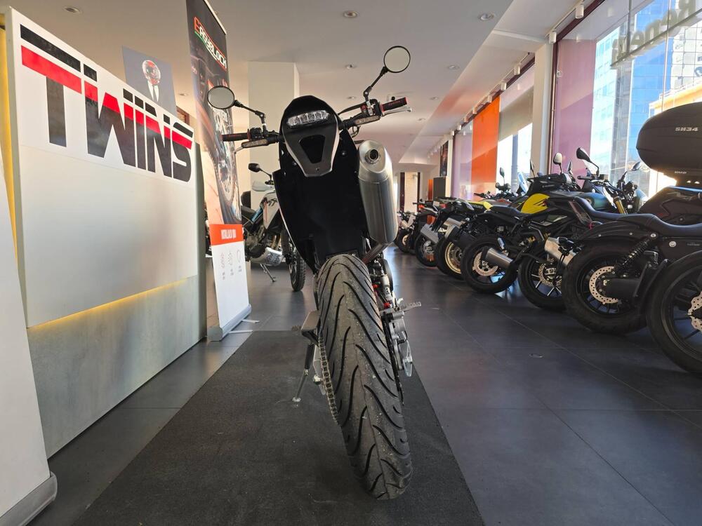 Fantic Motor Motard 125 Performance 4t (2020) (7)