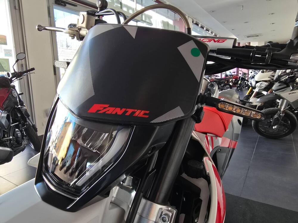 Fantic Motor Motard 125 Performance 4t (2020) (11)