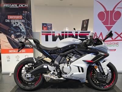 CFMOTO 675SR-R (2025) nuova