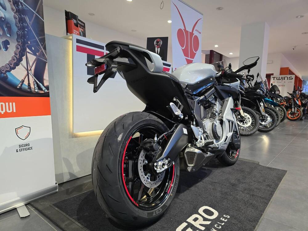 CFMOTO 675SR-R (2025 - 26) (8)