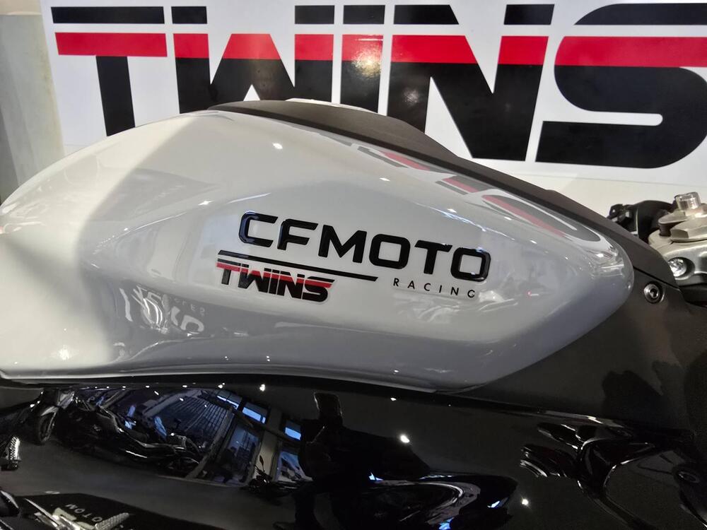 CFMOTO 675SR-R (2025 - 26) (11)