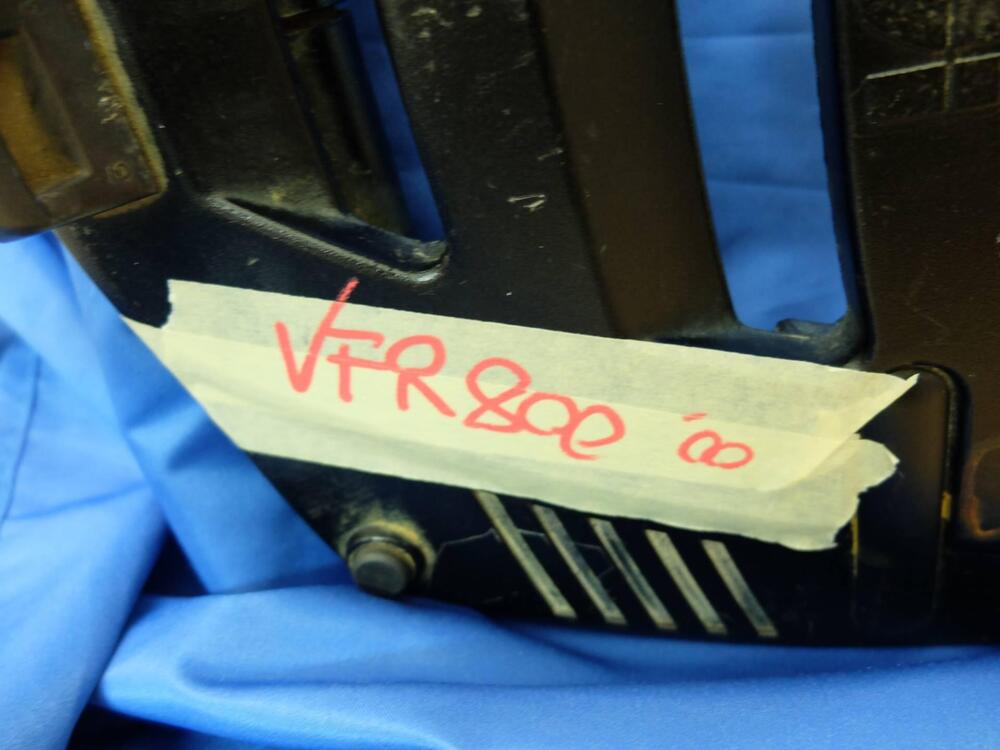 PORTAPACCHI HONDA VFR 800 98/02 CON PIASTRA GIVI (6)