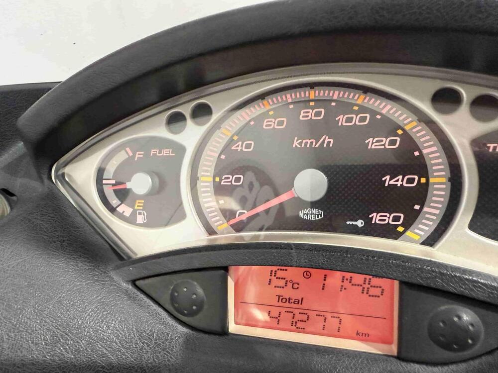 Yamaha X-Max 250 (2007 - 09) (6)