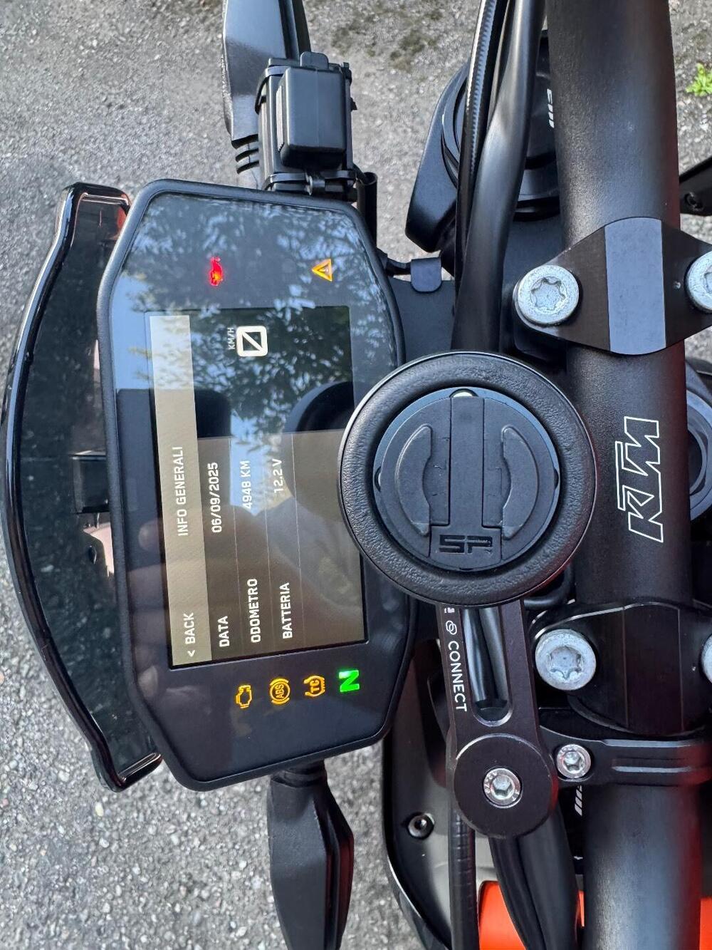 KTM 890 Duke GP (2022 - 23) (9)