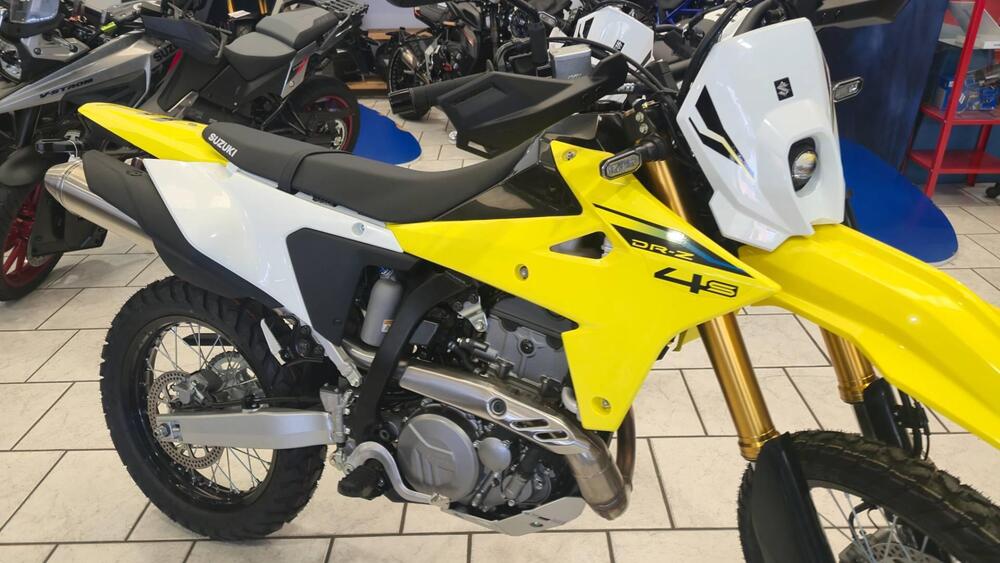 Suzuki DR-Z4S (2025 - 26) (2)