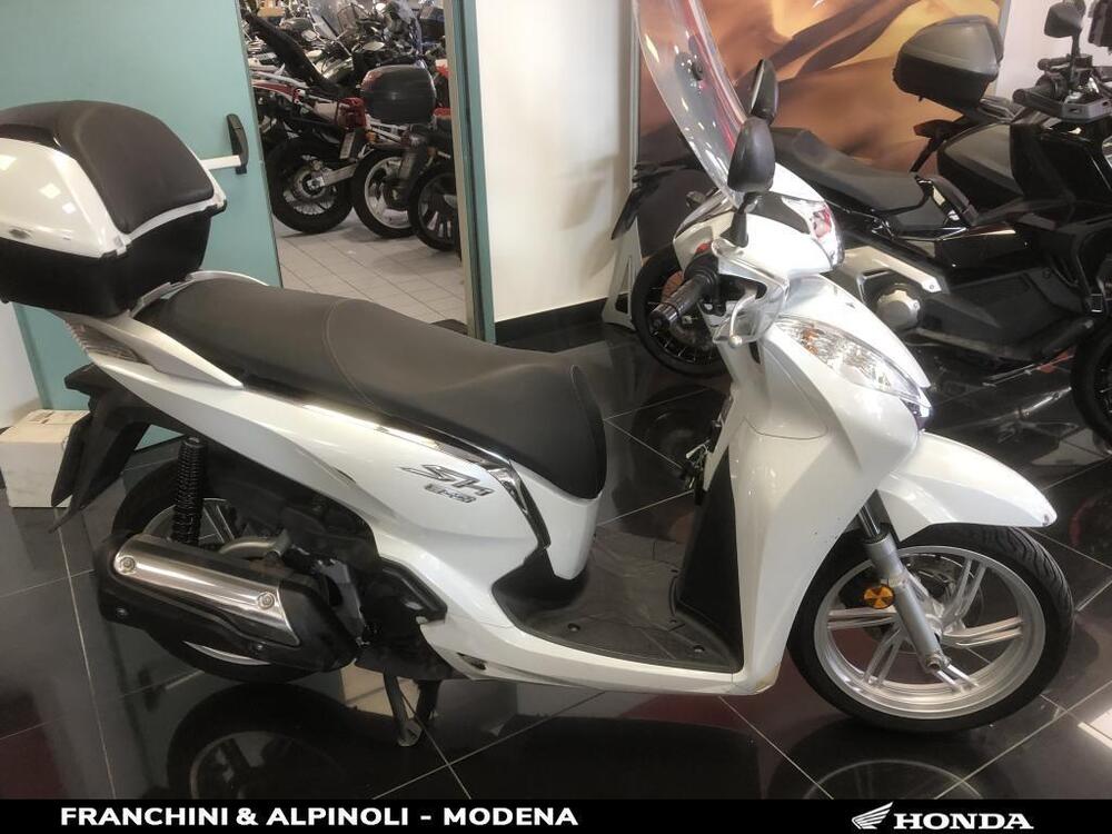 Honda SH 300 i ABS (2016 - 20) (2)