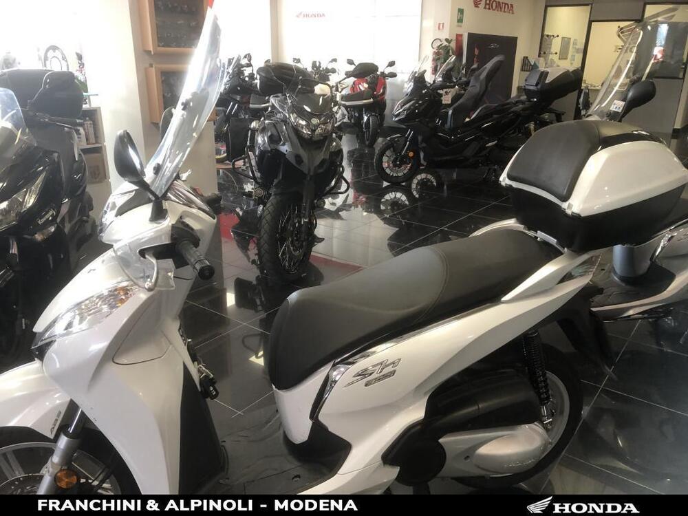 Honda SH 300 i ABS (2016 - 20) (6)