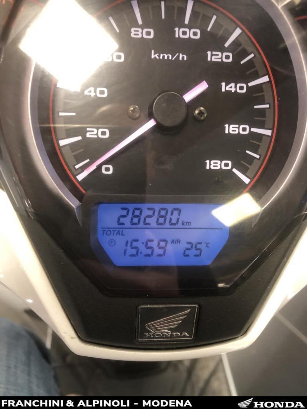 Honda SH 300 i ABS (2016 - 20) (8)