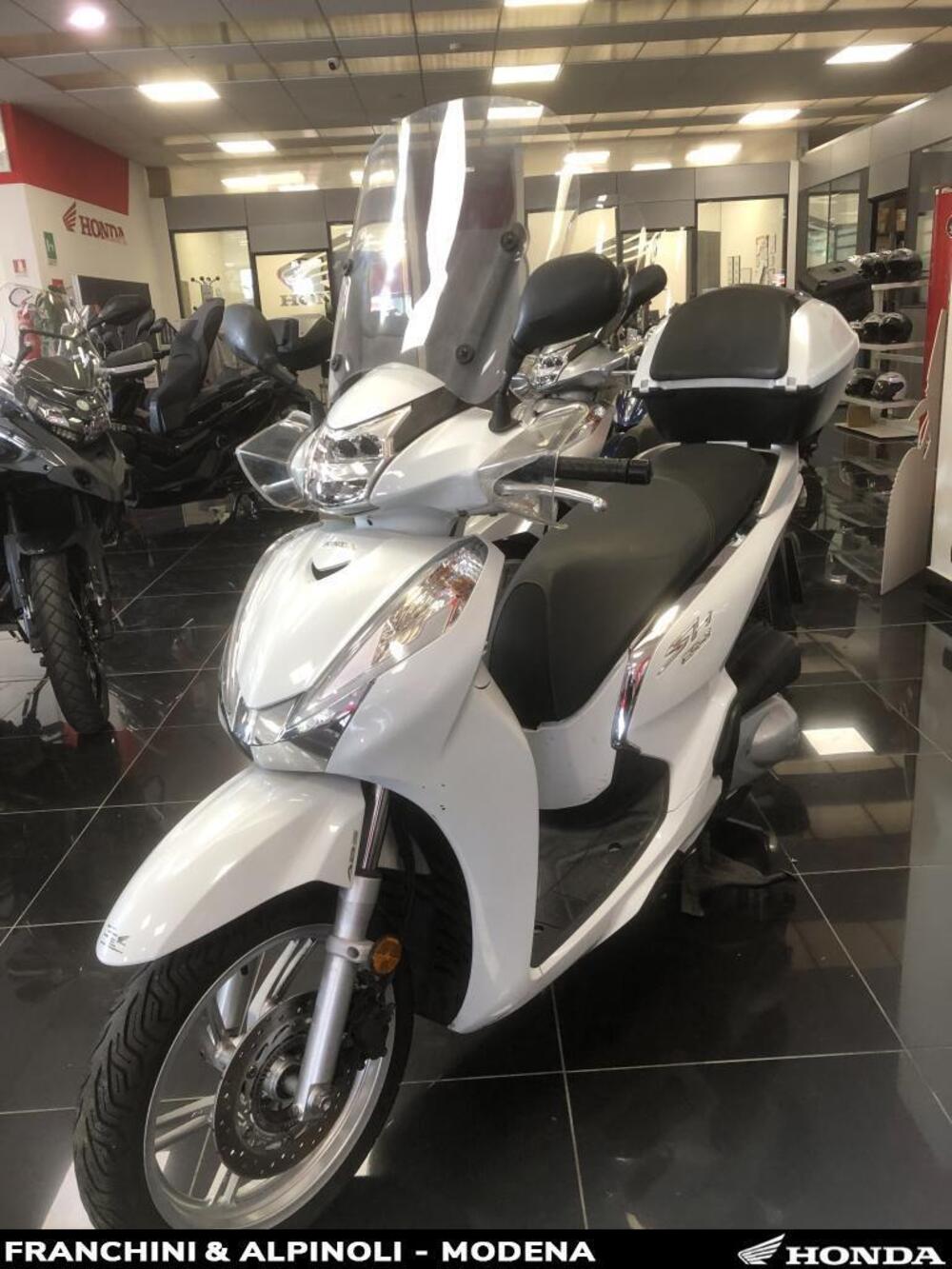 Honda SH 300 i ABS (2016 - 20) (9)