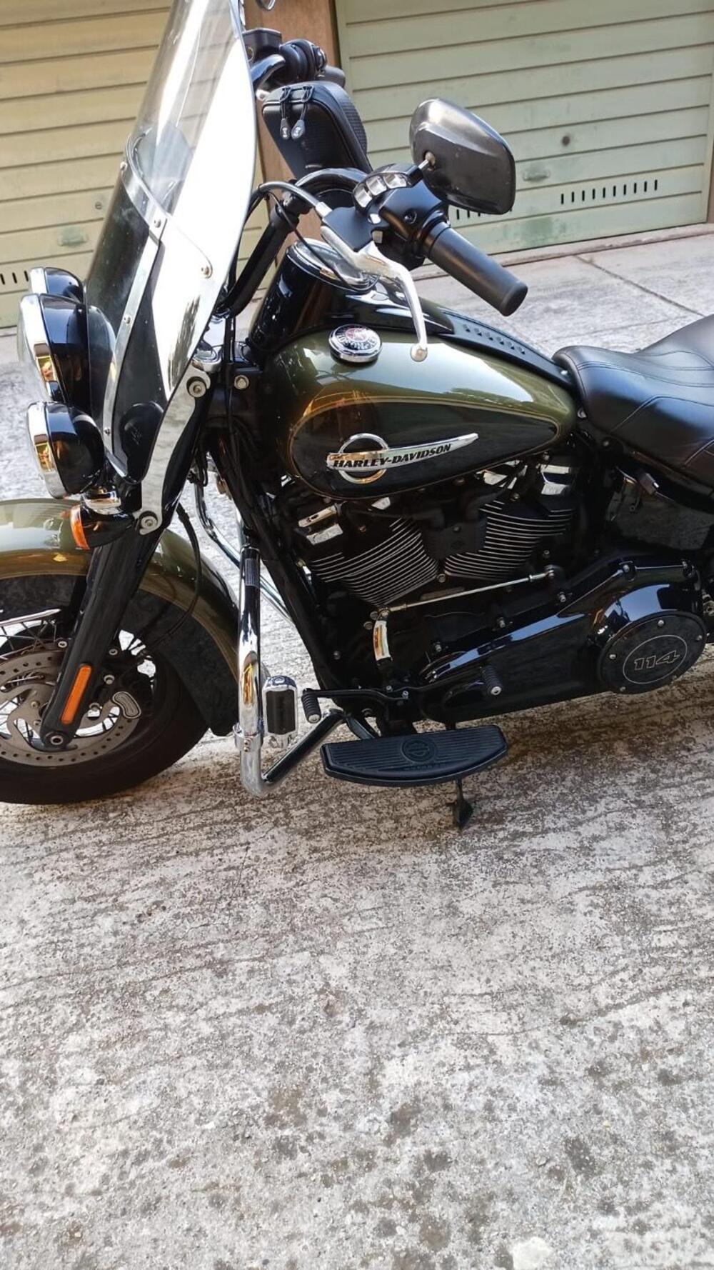 Harley-Davidson 114 Heritage Classic (2018 - 20) - FLHCS (2)