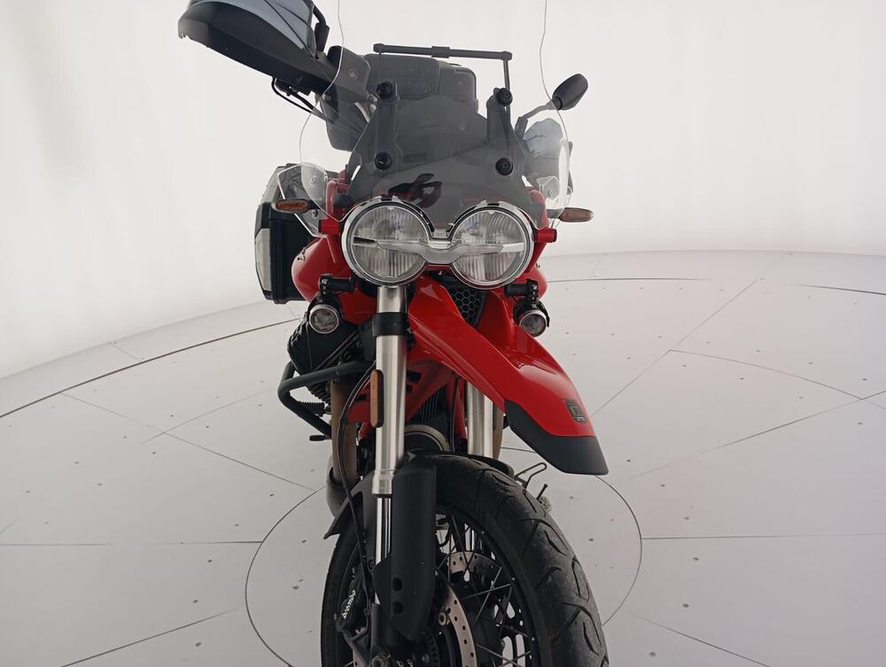 Moto Guzzi V85 TT Evocative Graphics (2021 - 23) (7)