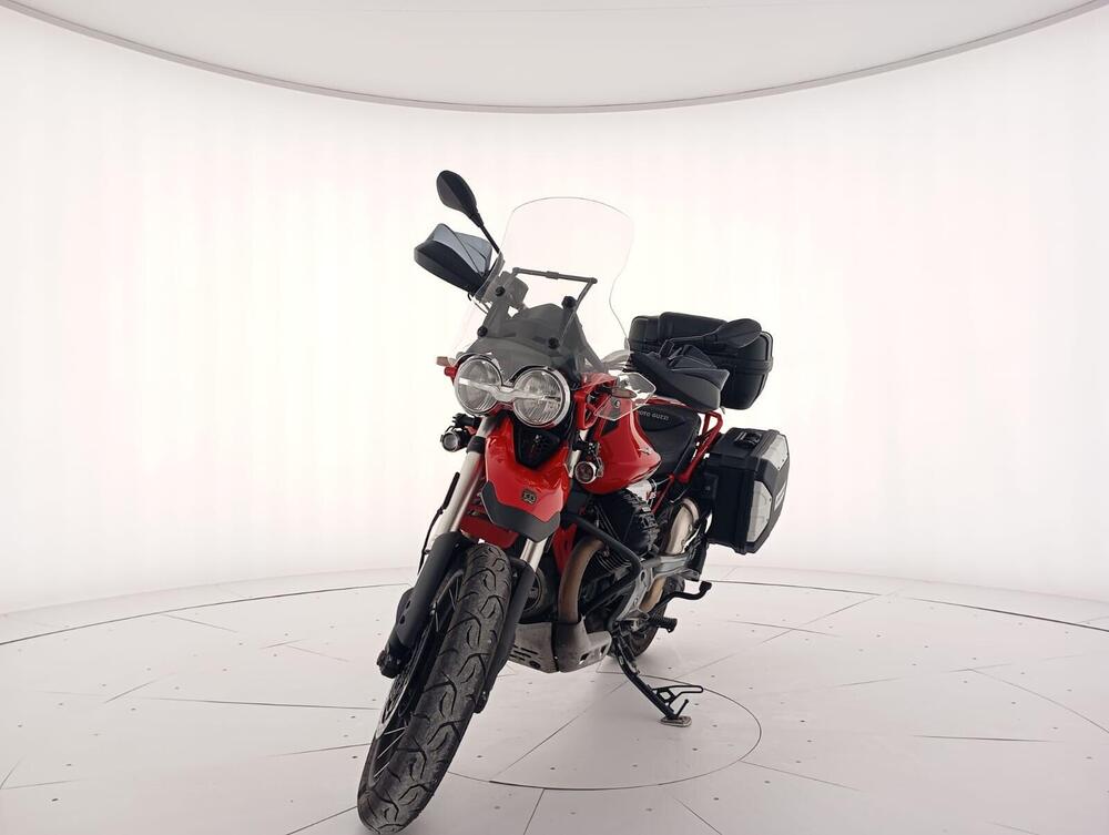 Moto Guzzi V85 TT Evocative Graphics (2021 - 23) (2)