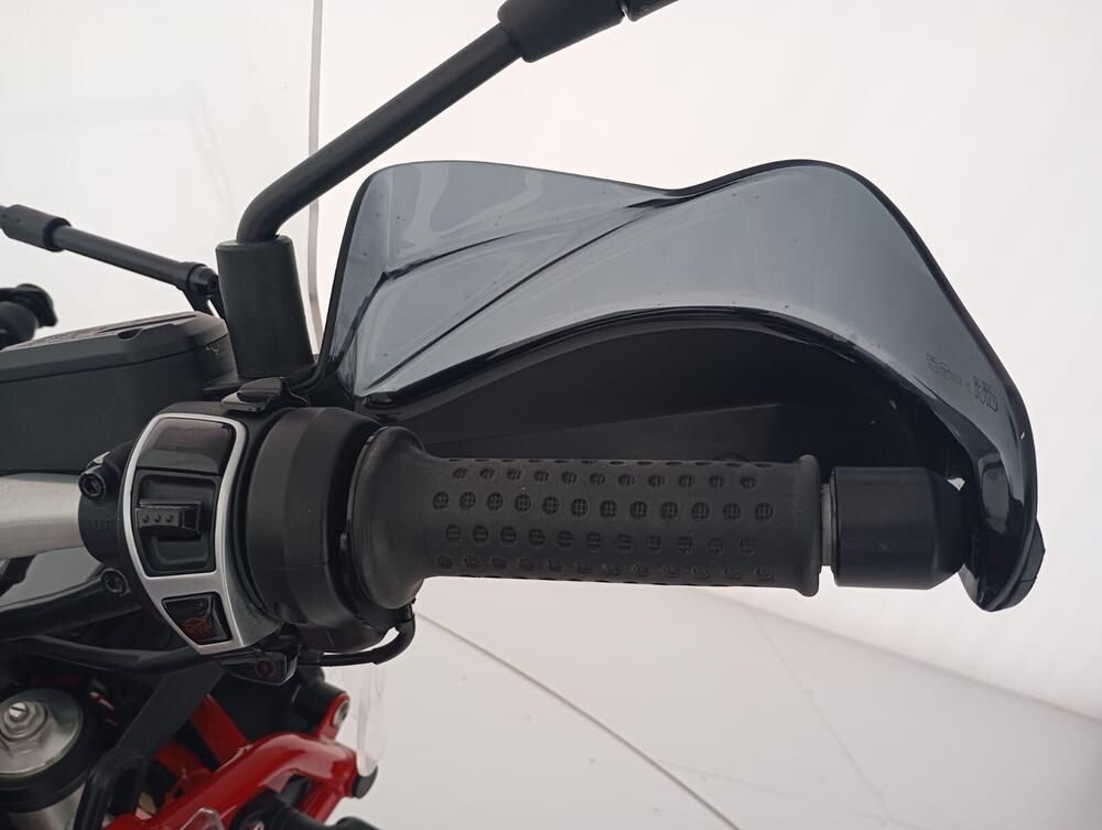 Moto Guzzi V85 TT Evocative Graphics (2021 - 23) (13)