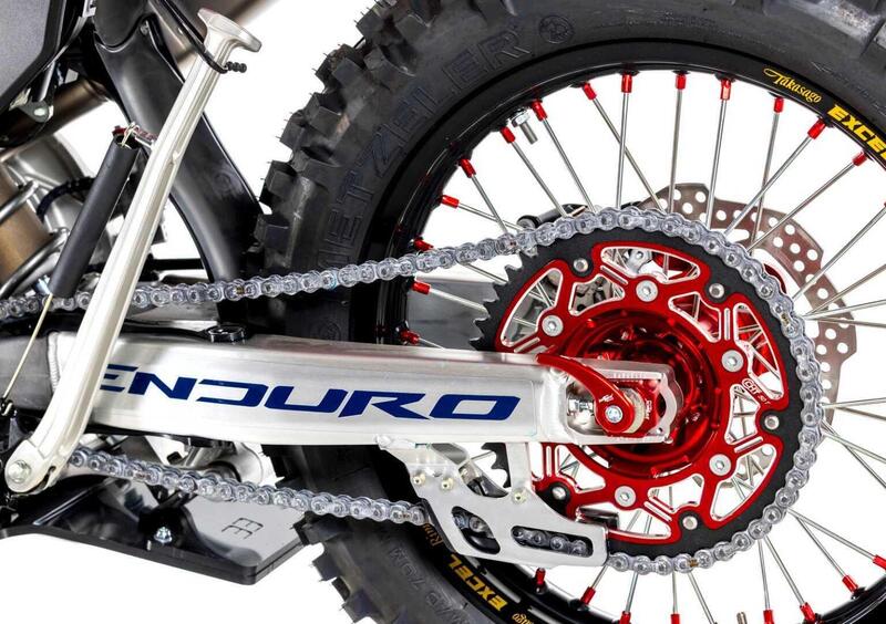 Honda CRF 300 RX CRF 300 RX Enduro (2026) (14)