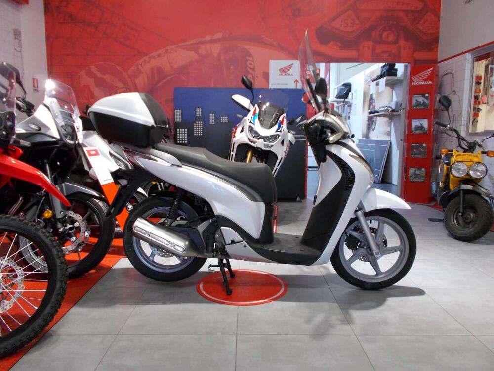 Honda SH 150 i (2009 - 12) (8)