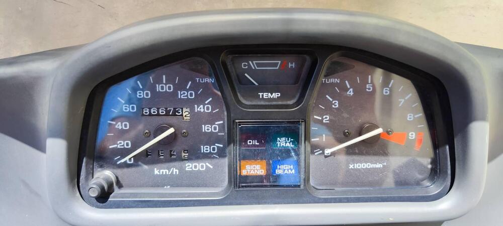 Honda transalp 600V (9)