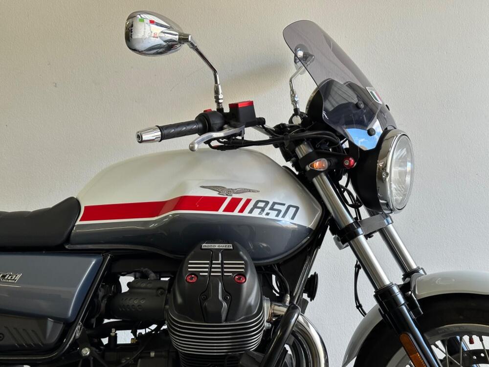 Moto Guzzi V7 Special (2021 - 24) (12)