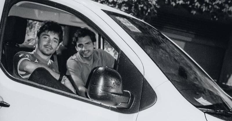 F1. Leclerc e la paura delle turbolenze, Sainz alla guida di un van dopo Baku: &quot;Avrei voluto ammazzarlo&quot;