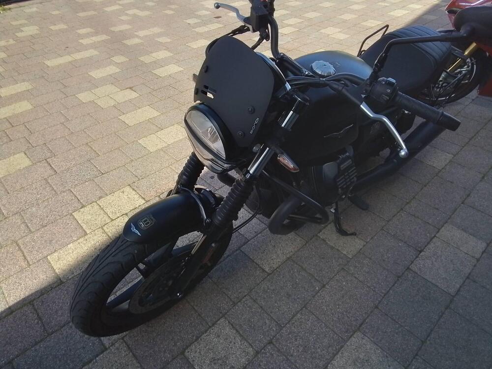 Moto Guzzi V7 Stone (2021 - 24) (5)