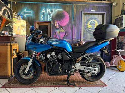 Yamaha FZS 600 Fazer (1998 - 01) usata