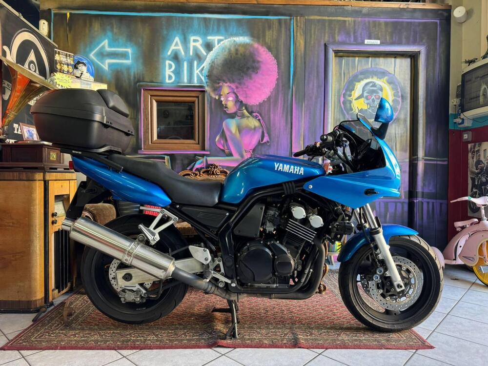 Yamaha FZS 600 Fazer (1998 - 01) (2)