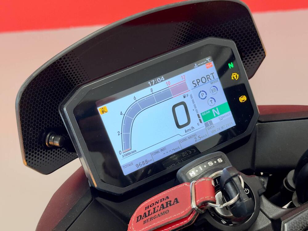 Honda CB 750 Hornet (2023 - 24) (18)