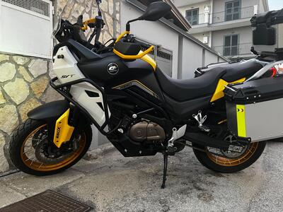 QJ Motor SVT 650 X (2024) usata