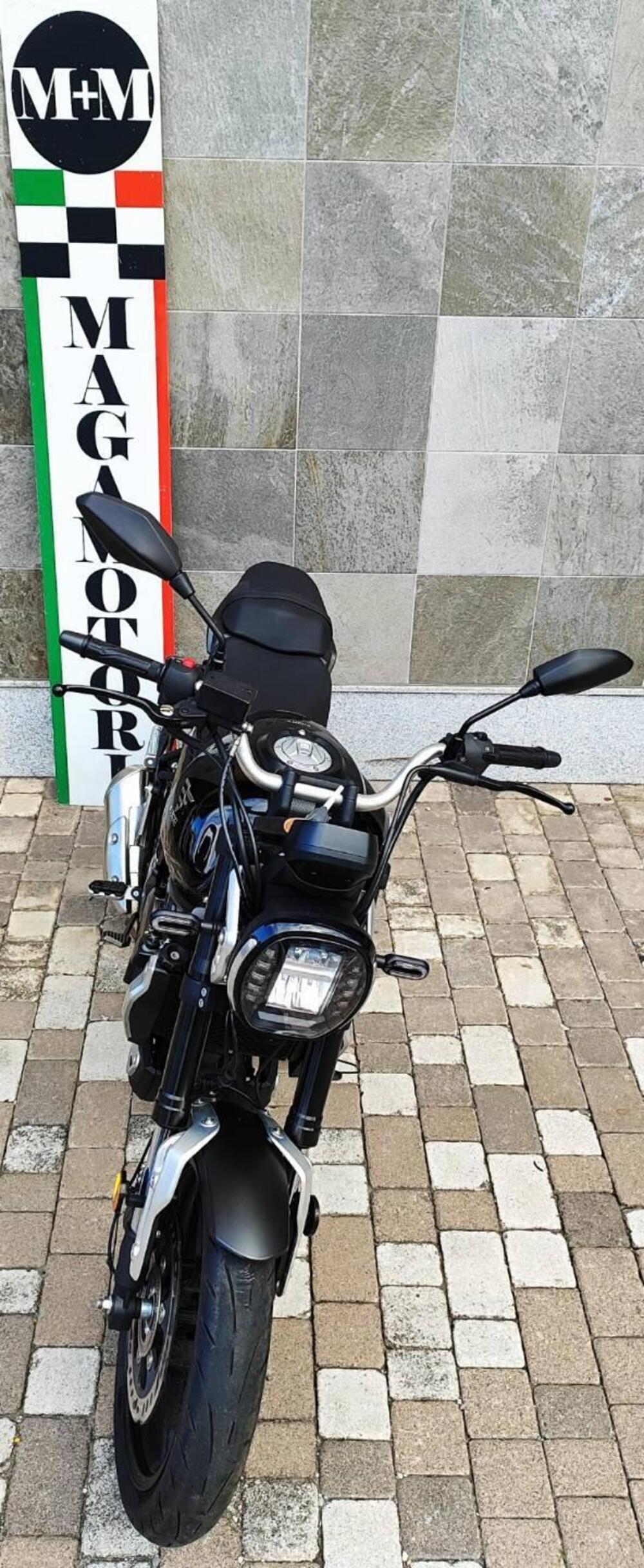 Voge Trofeo 300AC (2021 - 26) (8)