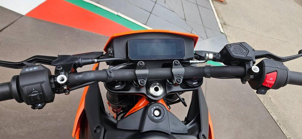 KTM 125 SMC R (2025) (19)