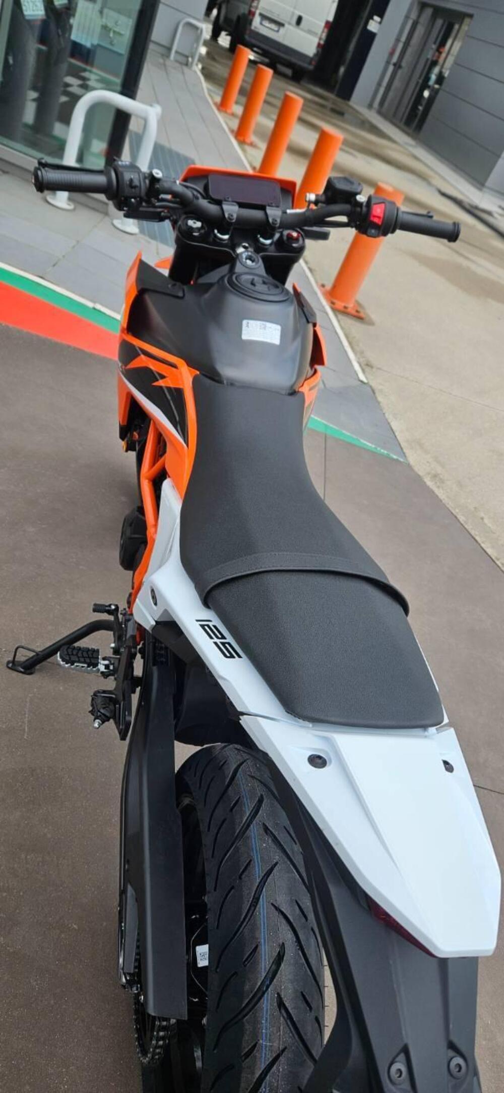 KTM 125 SMC R (2025) (13)