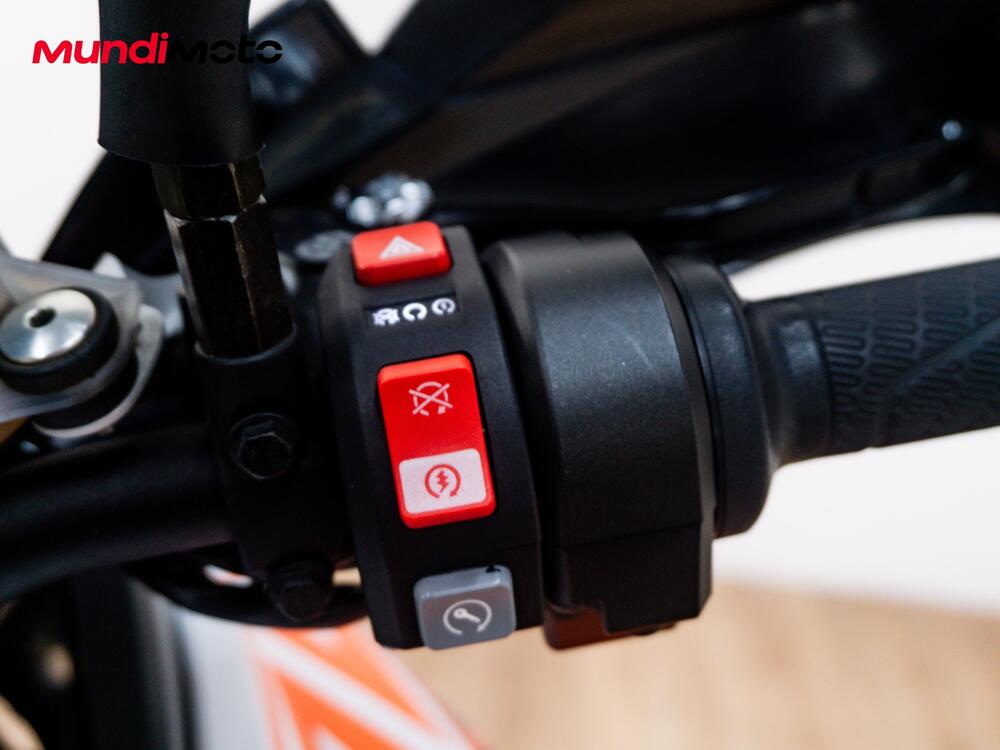 KTM 1290 Super Adventure S (2021) (14)