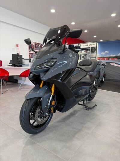 Yamaha T-Max 560 Tech Max (2022 - 24) usata