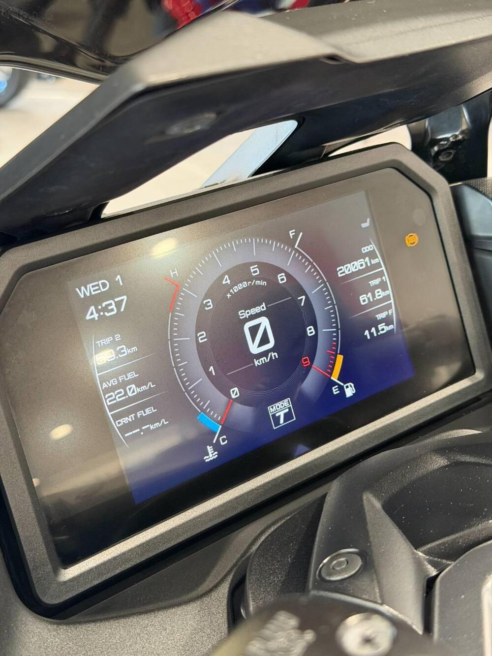 Yamaha T-Max 560 Tech Max (2022 - 24) (17)