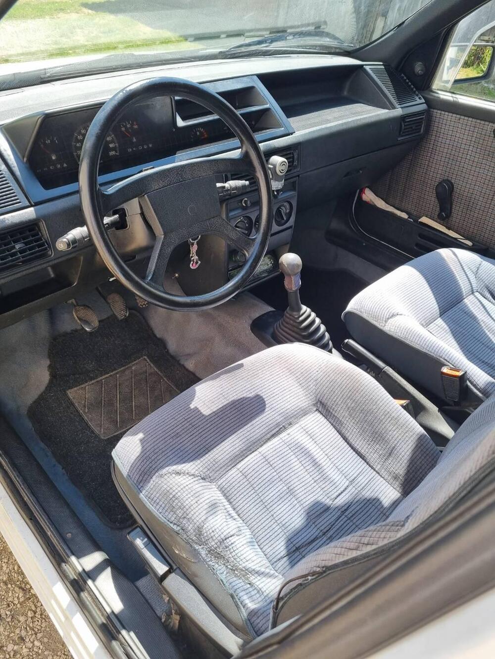Fiat Tipo prima serie  d'epoca a Frosinone (8)