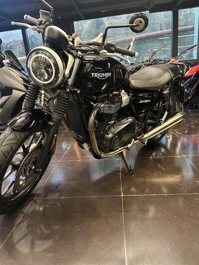Triumph Street Twin 900 (2016) usata