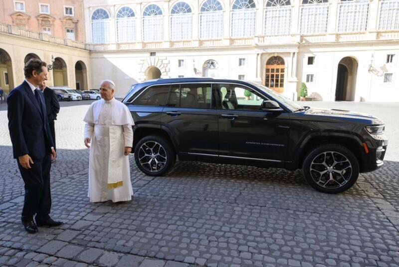 L&#039;arrivo di John Elkann in Vaticano