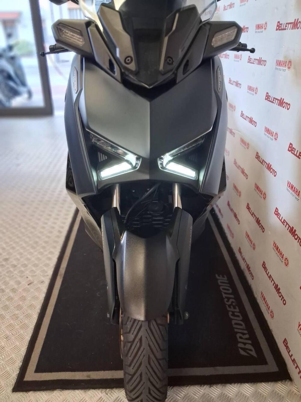 Yamaha X-Max 300 Tech Max (2021 - 24) (2)