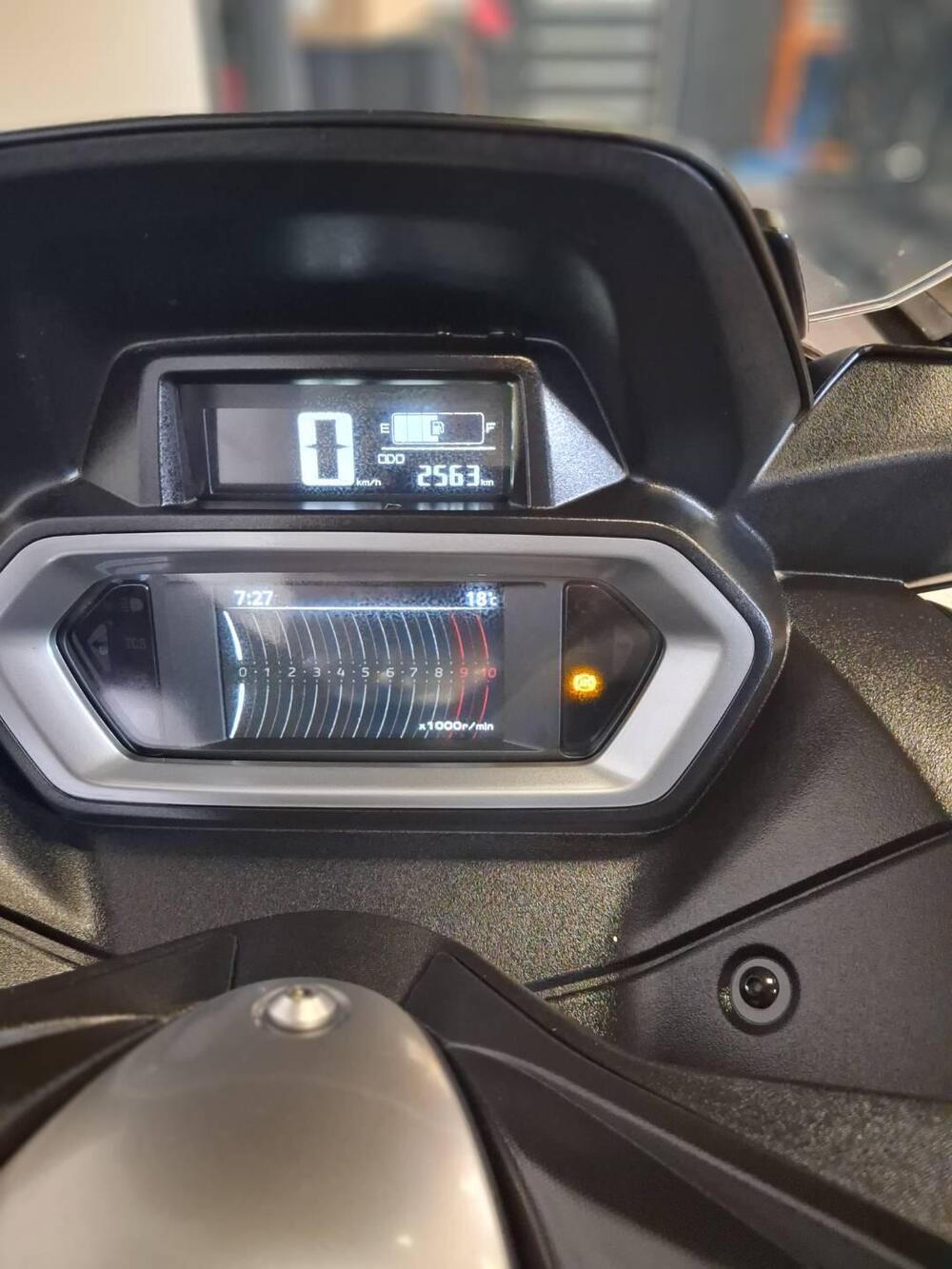 Yamaha X-Max 300 Tech Max (2021 - 24) (3)