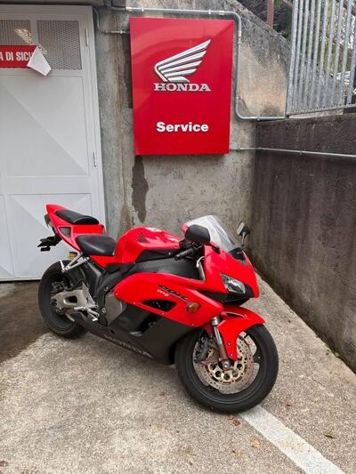 Honda CBR 1000 RR Fireblade (2004 - 05) usata
