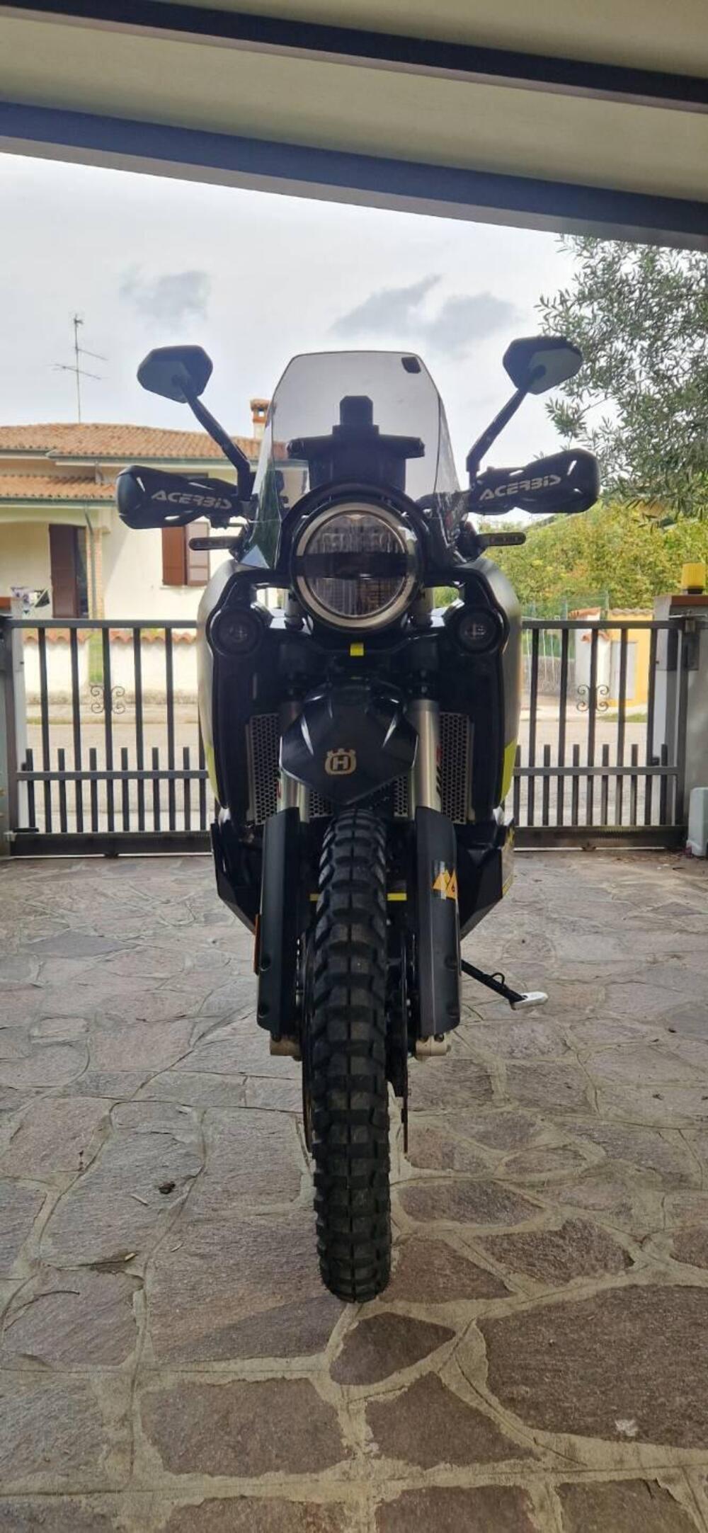 Husqvarna Norden 901 (2022 - 26) (3)