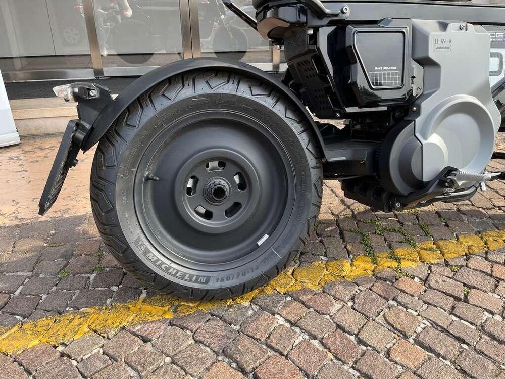 Bmw CE 02 AM (2024 - 25) (4)