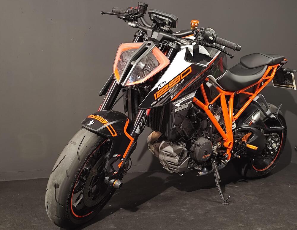 KTM 1290 Super Duke R (2019) (6)