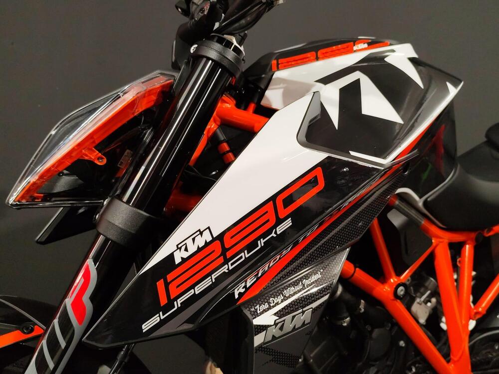 KTM 1290 Super Duke R (2019) (13)