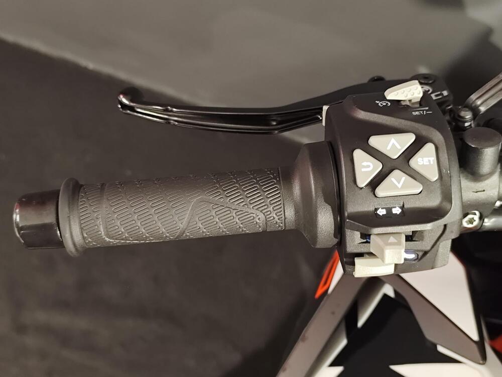 KTM 1290 Super Duke R (2019) (19)