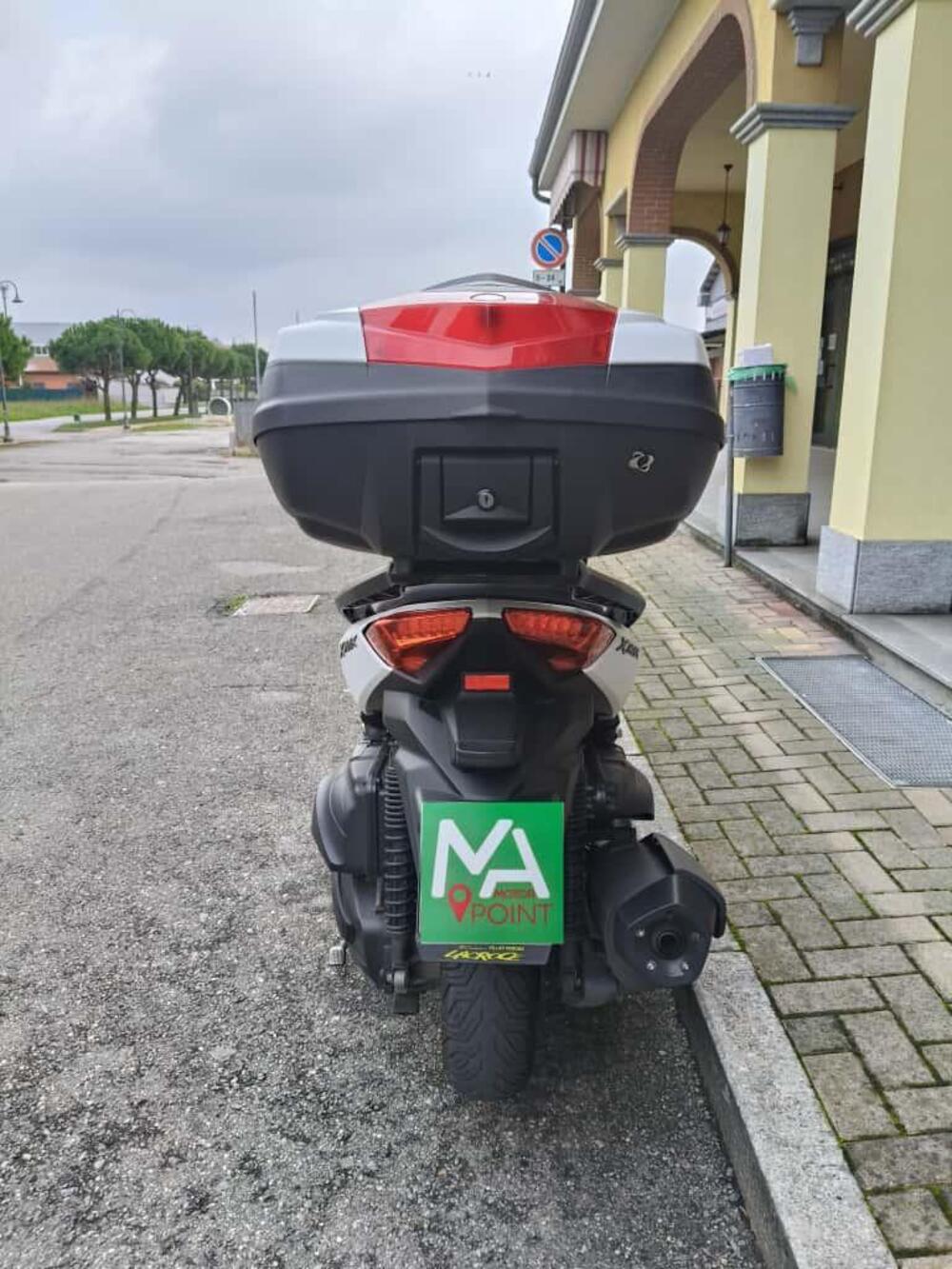 Yamaha X-Max 400 (2013 - 16) (3)