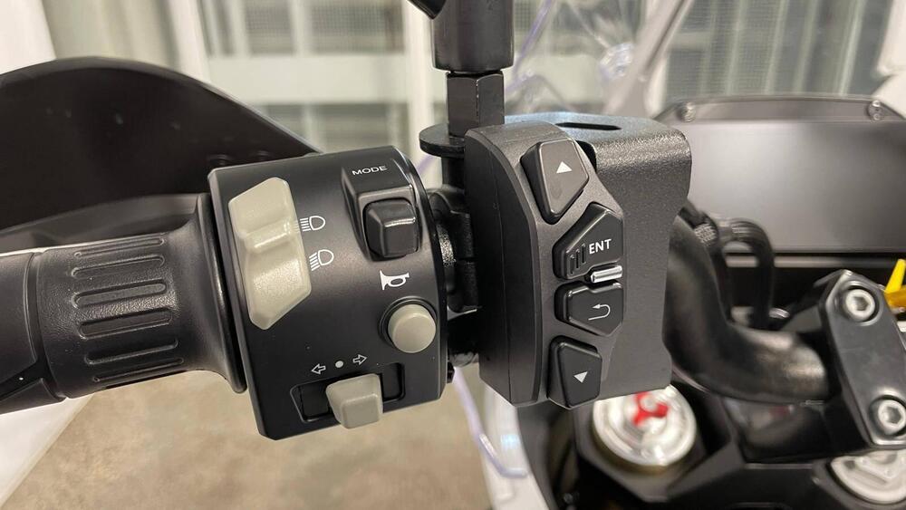 CFMOTO 650MT (2021 - 24) (13)