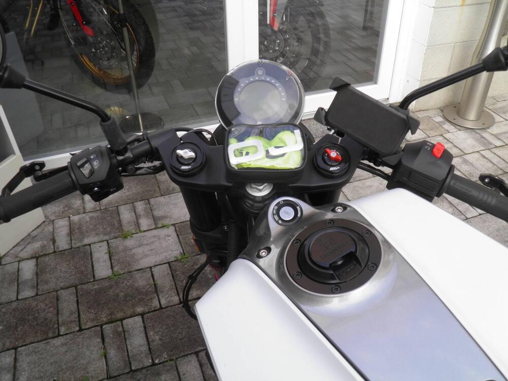 Husqvarna Vitpilen 401 (2021 - 23) (4)