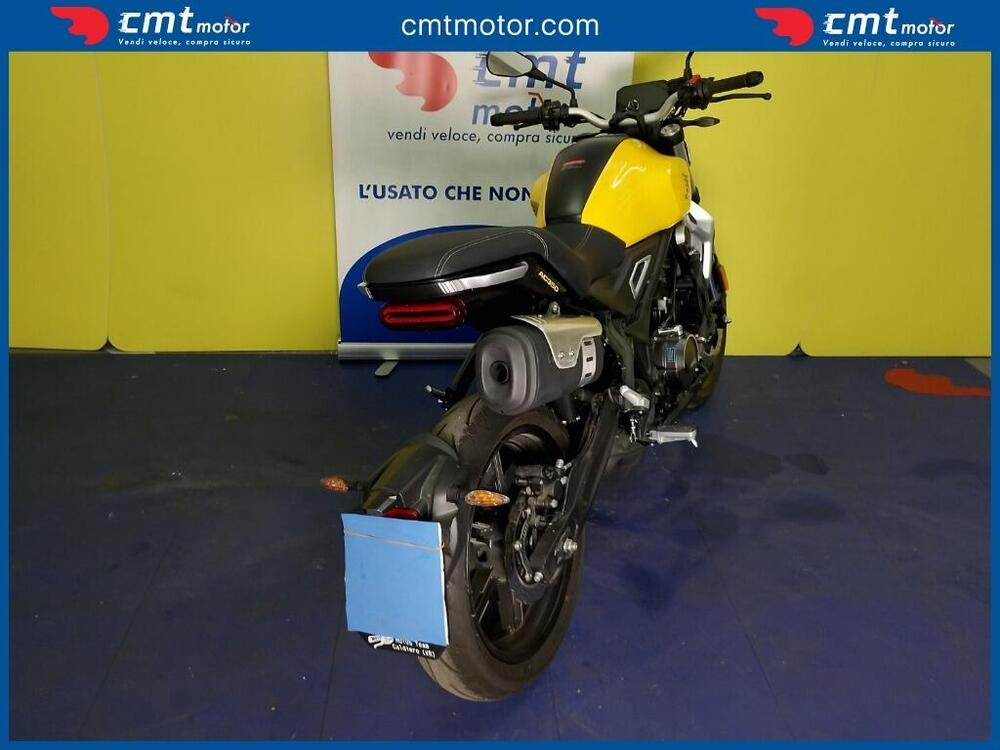 Voge Trofeo 300AC (2021 - 26) (4)