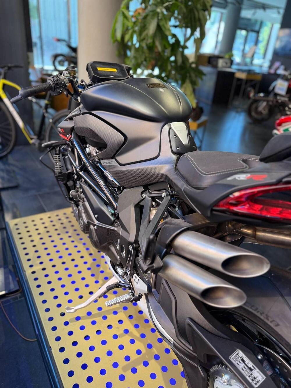 MV Agusta Brutale 1000 RR (2021 - 25) (4)