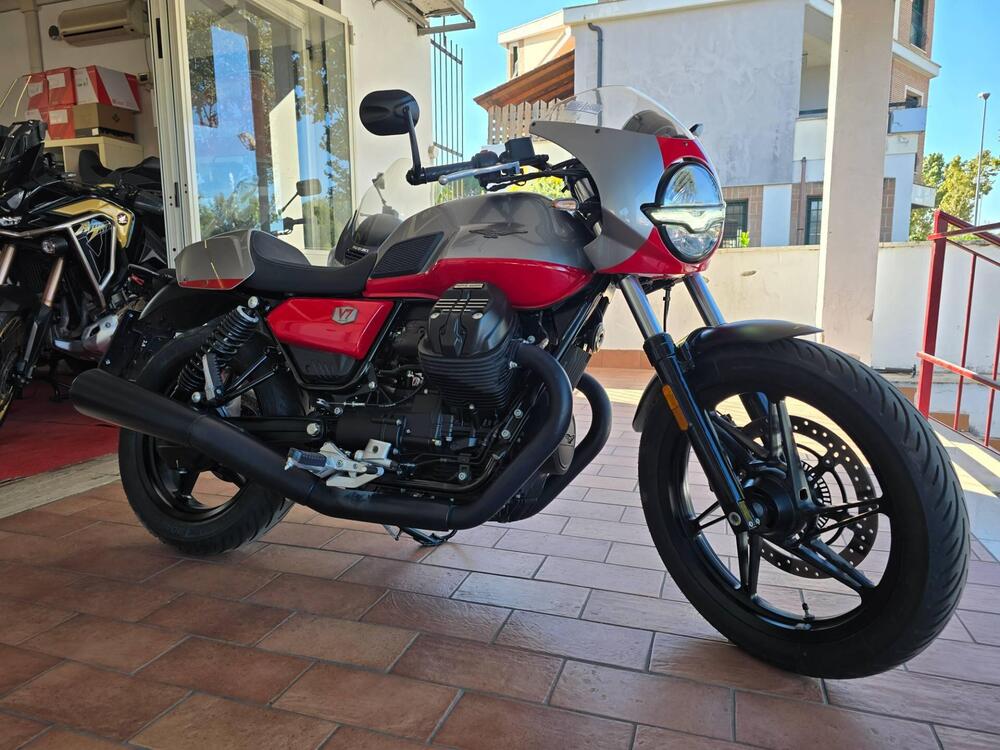 Moto Guzzi V7 Stone Corsa (2023 - 25) (4)